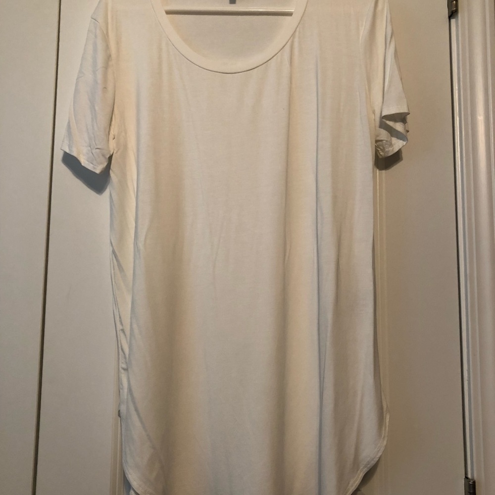 Basic white tee